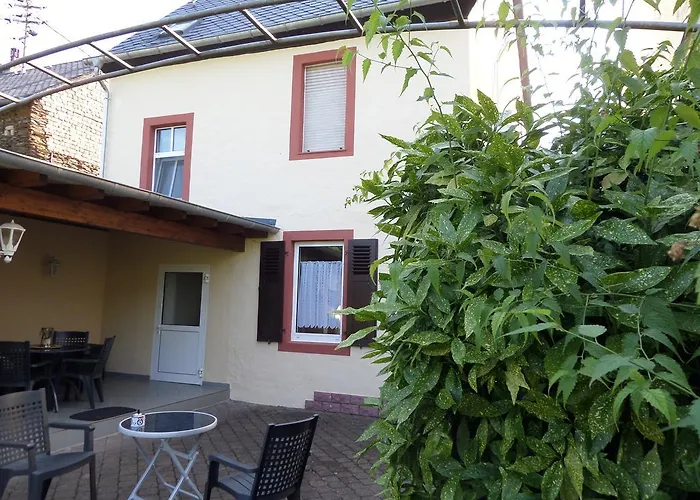 아파트 Und Gaestezimmer Peter Busch 베른카슈텔쿠에스