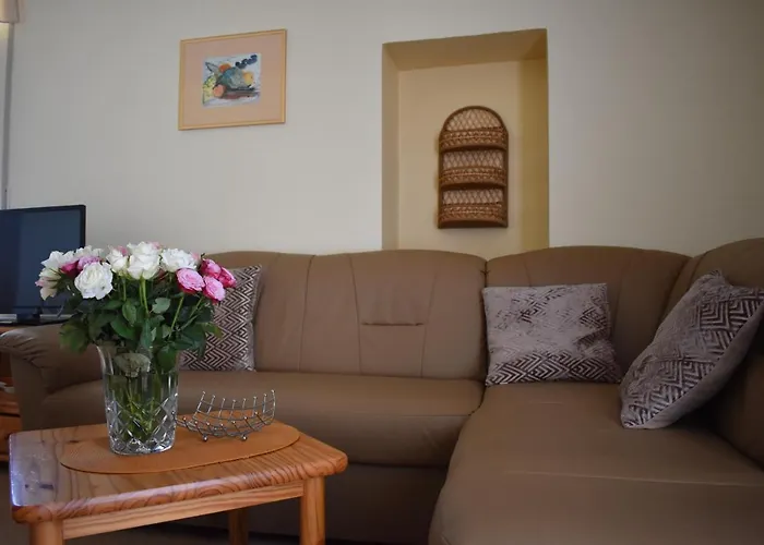 アパート Und Gaestezimmer Peter Busch ベルンカステル・クース