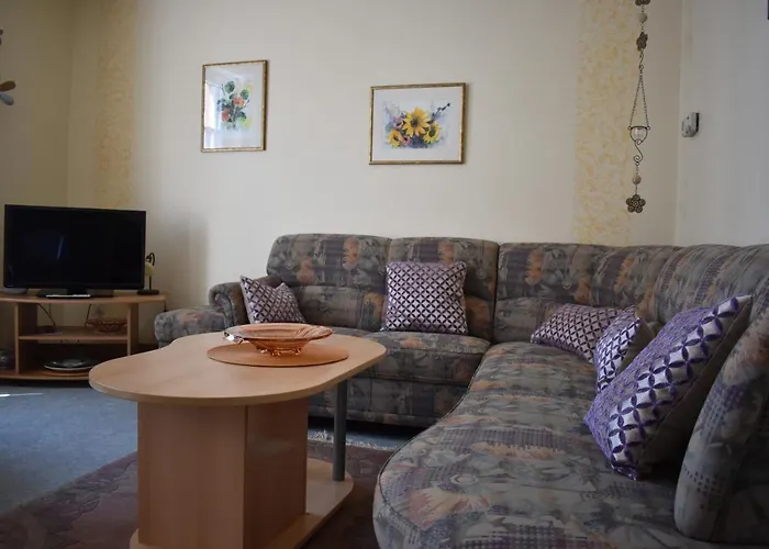 아파트 Und Gaestezimmer Peter Busch 베른카슈텔쿠에스