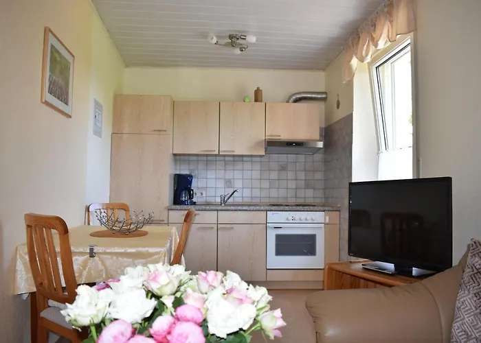 アパート Und Gaestezimmer Peter Busch ベルンカステル・クース